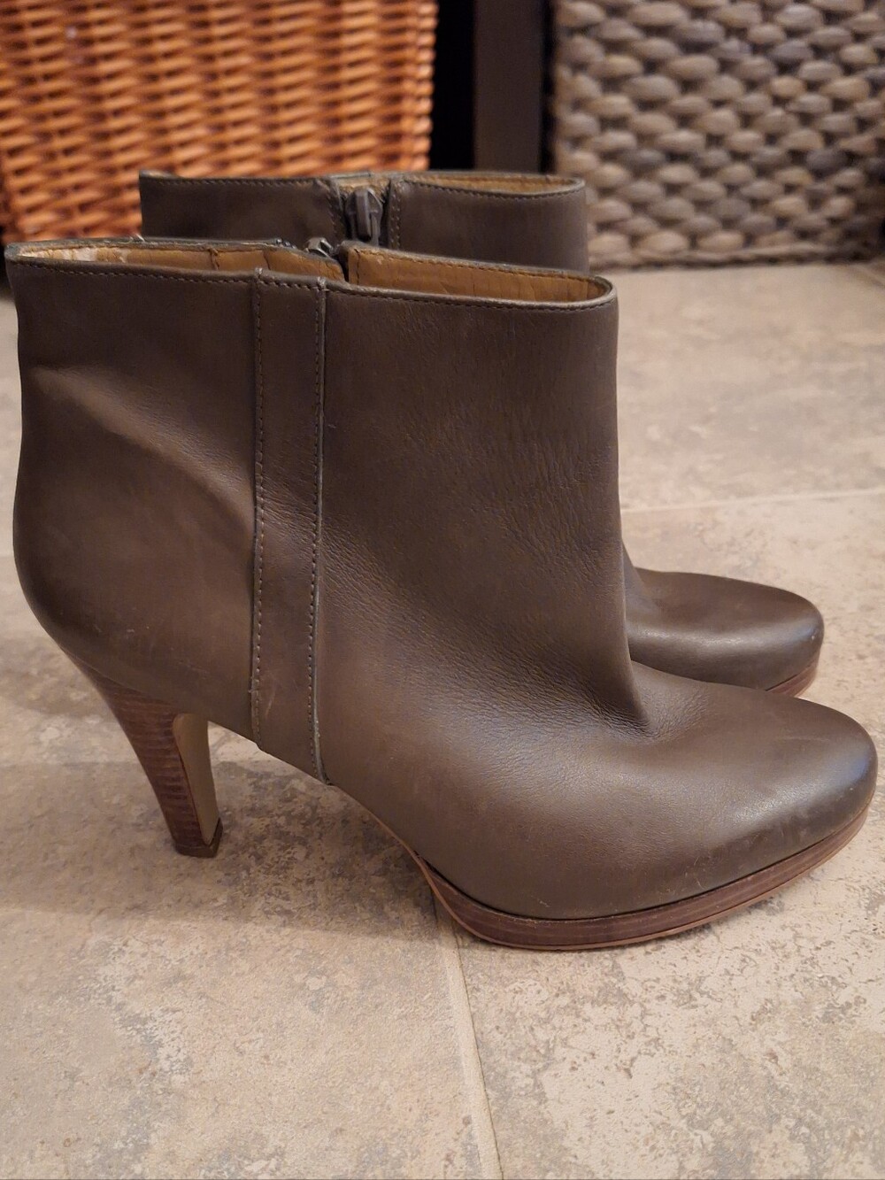 Women's Ankle Booties in Brown Leather - Classic Heeled Boot Sz 8 Nine West